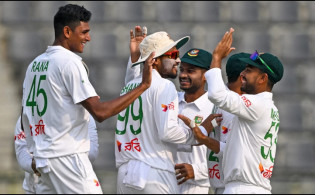 আউট আউট আউট, দেখে নিন সর্বশেষ স্কোর-