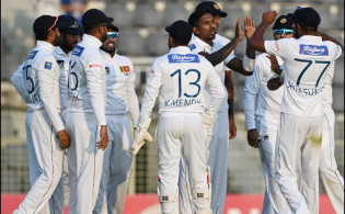 দীর্ঘ ৩৯ বছরের রেকর্ড ভেঙে, অল-আউট হওয়ার লজ্জার রেকর্ড গড়লো শ্রীলঙ্কা