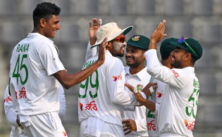 ১ম টেস্টের ২য় দিনে ‘কিছুটা’ স্বস্তিতে বাংলাদেশ