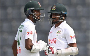 ৫১১ রানের টার্গেটে ব্যাট করছে বাংলাদেশ, দেখে দিন সর্ব শেষ স্কোর-