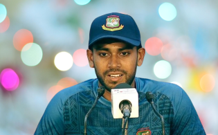 ম্যাচ শেষের আগেই পরাজয় নিশ্চিত বাংলাদেশের যা বললেন মিরাজ