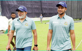 টাইগারদের গুরু হাথুরুসিংহেকে বিশ্বের সেরা কোচ বললেন যিনি!