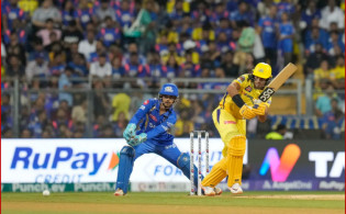 হাইভোল্টেজ ম্যাচে মুম্বাইকে পাহাড়সম টার্গেট দিল মুস্তাফিজের চেন্নাই