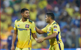৪ ওভারে ৫৫ রান দিয়েও ম্যাচের জয়ের পর প্রশংসায় ভাসছেন মুস্তাফিজ