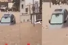 ভারী বৃষ্টিপাতে ডুবে গেছে সৌদির রাস্তাঘাট, ভেসে গেছে গাড়ি ; বাংলাদেশের উল্টো চিত্র 
