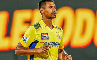 আইপিএলে ফেলে দেশে ফিরে মাত্র ১২ লাক্ষ ৫০ হাজার টাকা পাচ্ছে মুস্তাফিজ
