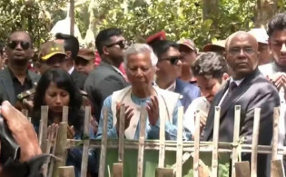 আবু সাঈদের কবর জিয়ারত শেষে অবিশ্বাস্য এক মন্তব্য করলেন ড. ইউনূস