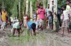 তাজা খবরঃ রাস্তার কারণে বিয়ে হচ্ছে না যে এলাকার ছেলেমেয়ের
