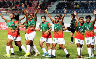গোল,গোল,গোল হাড্ডাহাড্ডি লড়াইয়ে শেষ হলো ৭-১ গোলে শেষ হলো বাংলাদেশের ম্যাচ