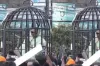 খাঁচায় ব*ন্দি হয়ে আসলেন শেখ হাসিনা