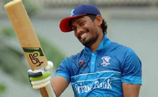 চার ছক্কার ঝড়ে সেঞ্চুরির রেকর্ড গড়লেন এনামুল হক বিজয়