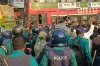 ব্যারিকেড ভেঙে সচিবালয় অভিমুখে লং মার্চ শুরু শিক্ষার্থীদের