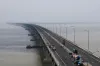 আজ থেকে যমুনা সেতুতে চলবে না ট্রেন