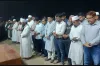 হাসনাত সারজিসের কাঁধে শি শু আছিয়ার লা শ