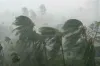দুপুরের মধ্যেই ঘণ্টায় ৬০ কিলোমিটার গতির ঝড়ের শঙ্কা