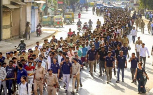 বাংলাদেশি অভিবাসীদের বিরুদ্ধে অভিযান চালানোর নির্দেশ