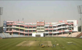 এবার দিল্লি স্টেডিয়াম উড়িয়ে দেওয়ার ঘোষণা