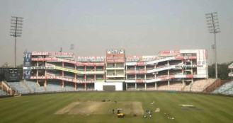 এবার দিল্লি স্টেডিয়াম উড়িয়ে দেওয়ার ঘোষণা