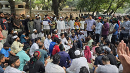 সকালেও চলছে বিক্ষোভ