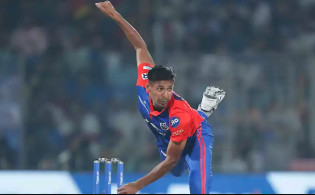 মুস্তাফিজকে দলে নেওয়ায় দিল্লির ম্যাচ বয়কটের ঘোষণা
