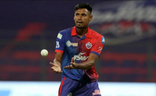 দিল্লি ক্যাপিটালস ও গুজরাট টাইটানস: টস শেষ, জানুন একাদশে মুস্তাফিজের অবস্থান