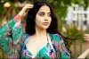 নিয়মিত শারীরিক মেলামেশায় যা ঘটে শরীরে জানালেন উরফি জাভেদ