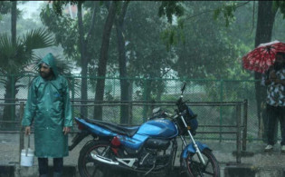 সন্ধ্যার মধ্যে ১০ অঞ্চলে ঝড়-বৃষ্টির আভাস