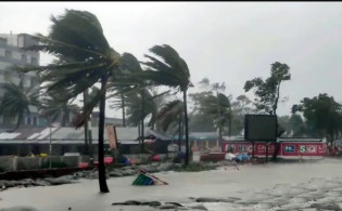 সন্ধ্যার মধ্যে ১৪ জেলায় ৬০ কিমি বেগে ঝড়ের আশঙ্কা