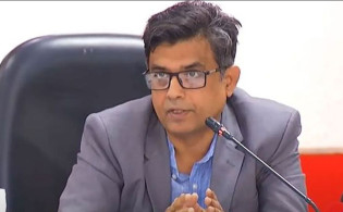 সরকারি চাকরিজীবীদের নিয়ে কড়া বার্তা প্রধান উপদেষ্টার “নিয়ম ভাঙলে ছাড় নেই”