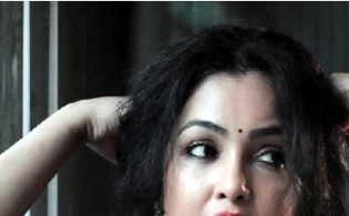 তিন সন্তানের মাকে আন্টি বলে ডাকত যুবক, অবশেষে তার সঙ্গেই....