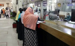 আজ রাত ১০টা পর্যন্ত খোলা থাকবে যে সকল ব্যাংক