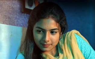 ক্যামেরার পেছনে লুকিয়ে থাকা রহস্যময় সম্পর্কের গল্প, একা দেখুন