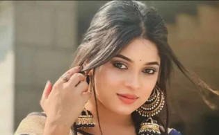 আমার মৃত্যুর জন্য কেউ দায়ী না, পোস্টের পর অভিনেত্রী নিখোঁজ