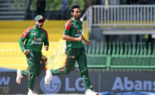 বাংলাদেশ বনাম শ্রীলঙ্কা : দুদান্ত বোলিং করছে বাংলাদেশ,সর্বশেষ স্কোর