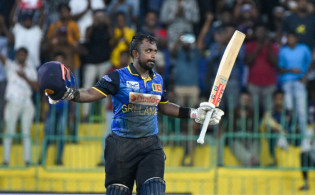 দুর্দান্ত সেঞ্চুরিতে লড়াইয়ের পুঁজি গড়ল শ্রীলঙ্কা, চ্যালেঞ্জিং লক্ষ্য বাংলাদেশের সামনে