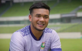 কফি খাচ্ছিলাম, চিল করছিলাম—মুহূর্তেই দেখি পাঁচ উইকেট নেই : তাসকিন