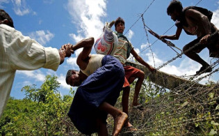 তুমুল সংঘর্ষে ভারতে পালাল চার হাজার মানুষ