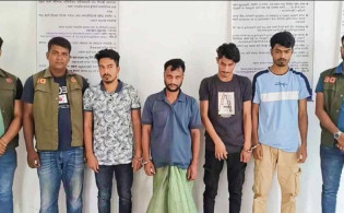 শত শত পরিবার নিঃস্ব