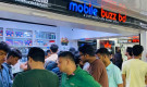 ‘মোবাইল বাজ বিডি’তে প্রযুক্তিপণ্যের কেনাকাটায় ধুম