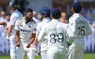 ম্যাচ চলাকালীন আচরণে সীমা ছাড়ালেন সিরাজ, আইসিসির শাস্তি ও নিষেধাজ্ঞা