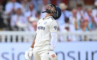 ভারত বনাম ইংল্যান্ড : জয়ের দ্বারপ্রান্তে ইংল্যান্ড, সর্বশেষ স্কোর