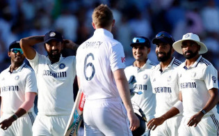 হাড্ডাহাড্ডি লড়াইয়ে শেষ হলো ভারত ও ইংল্যান্ডের টেস্ট ম্যাচ