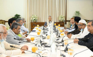 শিক্ষার্থী হতাহতের ঘটনায় উত্তাল দেশ, চার রাজনৈতিক দলকে ডেকে জরুরি বৈঠকে প্রধান উপদেষ্টা