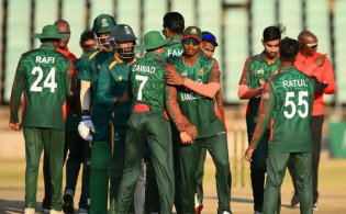 চরম উত্তেজনার মধ্যে শেষ হলো দ:আফ্রিকার ও বাংলাদেশ অনূর্ধ্ব-১৯ দলের ক্রিকেট ম্যাচ