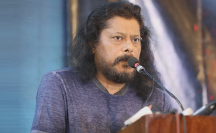 ‘মাইলস্টোনে বিমান দুর্ঘটনা : অনেক বড় সিদ্ধান্ত নিলেন জেমস