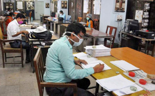 সরকারি কর্মচারীদের জন্য সতর্কবার্তা : যে ভুল করলেই পাঠানো হবে বাধ্যতামূলক অবসরে