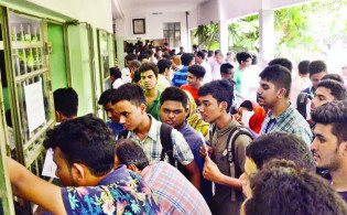শিক্ষা বোর্ডের নতুন সিদ্ধান্ত : নতুন করে ভর্তির আশা জাগছে হাজারো শিক্ষার্থীর