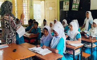 শিক্ষকদের জন্য দারুন সুখবর : এখন থেকে যত হাজার টাকা বেতন পাবেন শিক্ষকরা
