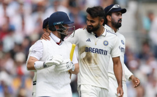 ভারত বনাম ইংল্যান্ড টেস্ট : ভালো ব্যাটিং শুরু করেও পড়েছে নতুন চাপে