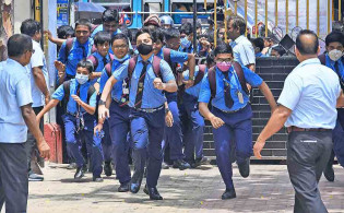 স্কুলে ছুটি : আসছে নতুন ঘোষণা